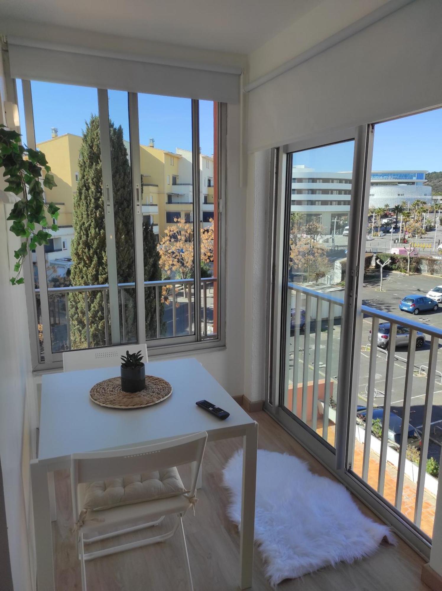 Centre Port,Studio Cosy,Vue Piscine Et Sur Le Parking Prive Ainsi Que Le Mont Saint Martin آجد المظهر الخارجي الصورة
